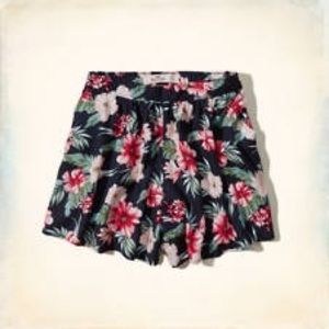 Hollister flowy high waisted shorts